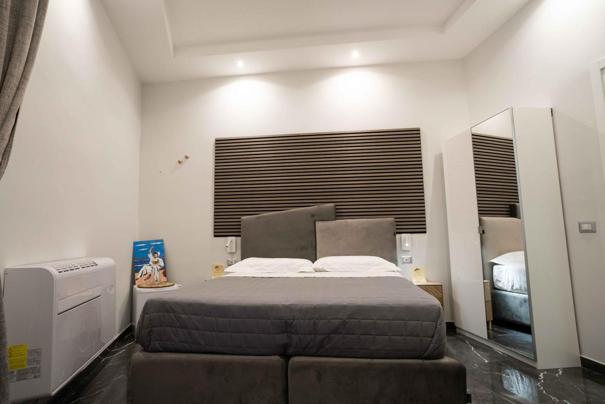 Worldwidesuites Napoli Exterior foto