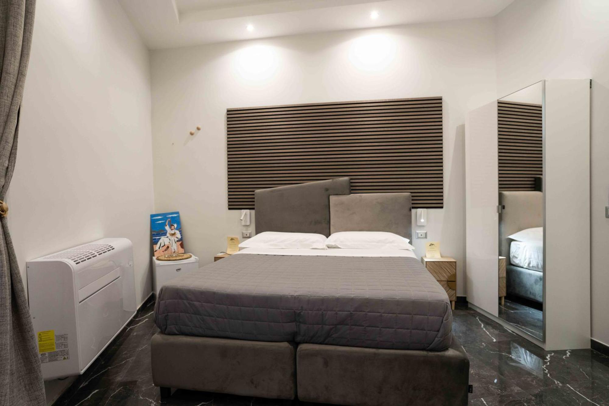 Worldwidesuites Napoli Exterior foto